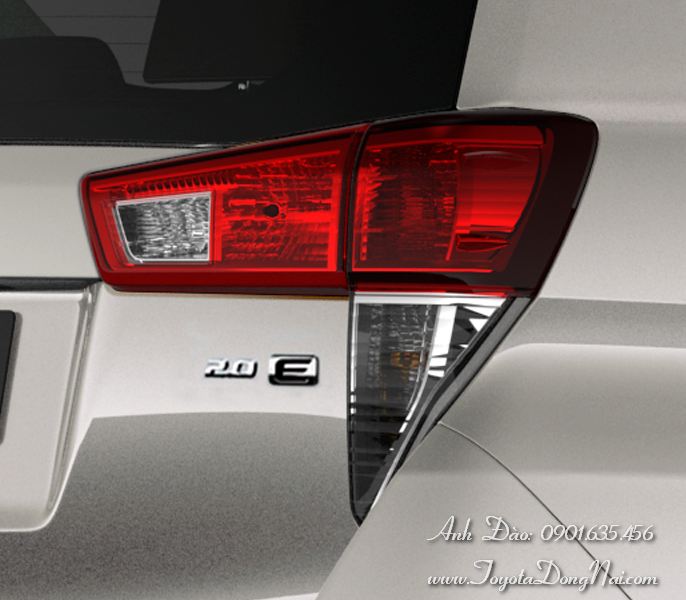 Toyota Innova Ngoaithat 3