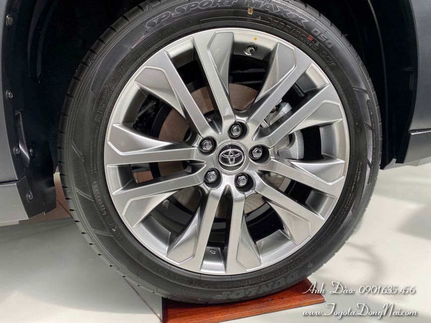 Toyota Innova Cross Hinhchup 10