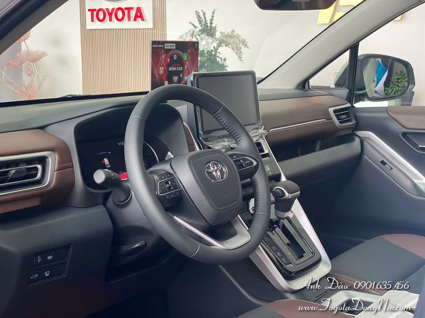 Toyota Innova Cross Hinhchup 12