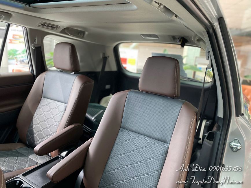 Toyota Innova Cross Hinhchup 13