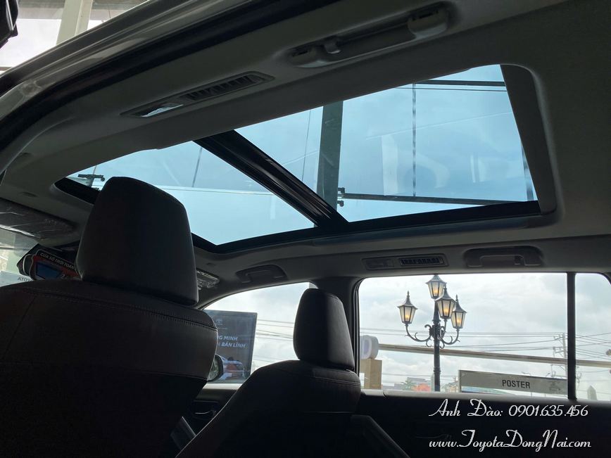 Toyota Innova Cross Hinhchup 23