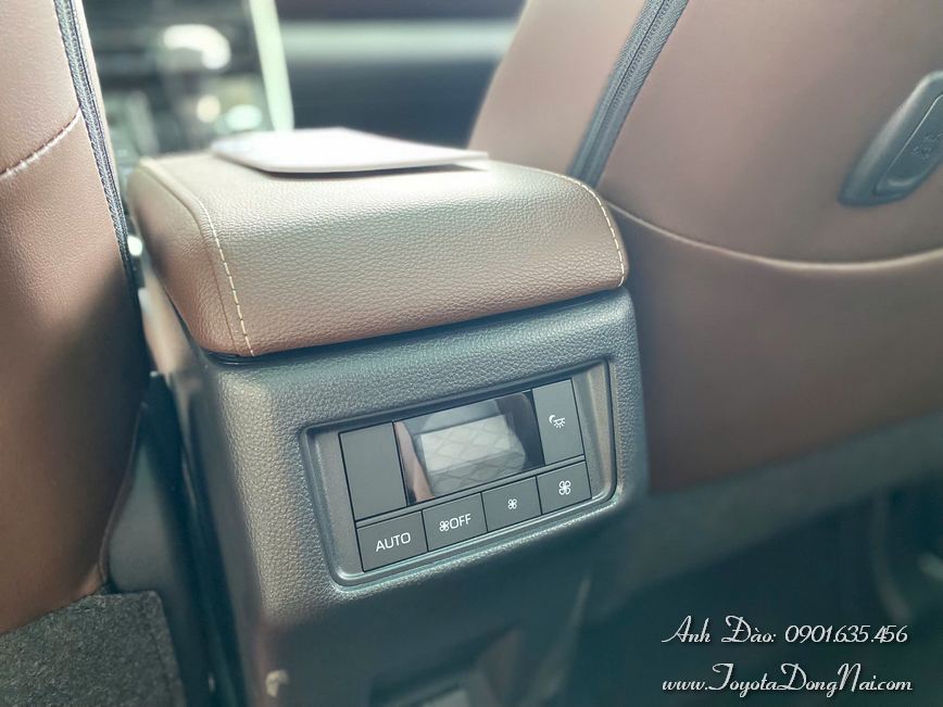 Toyota Innova Cross Hinhchup 25