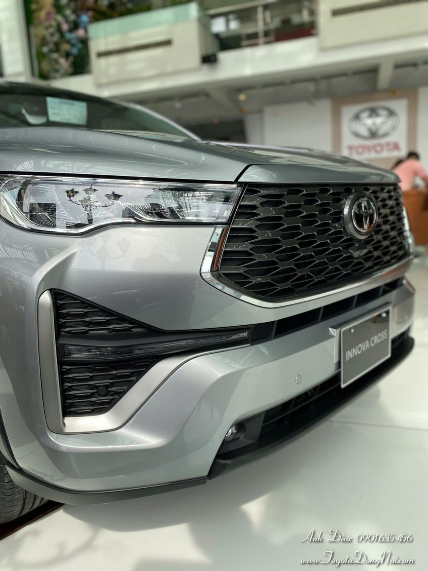 Toyota Innova Cross Hinhchup 27